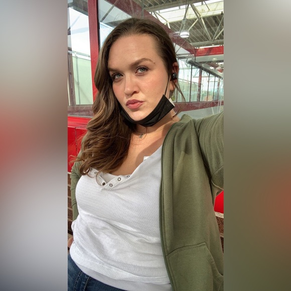 Meet your Posher, Kaylah - Picture 5 of 7